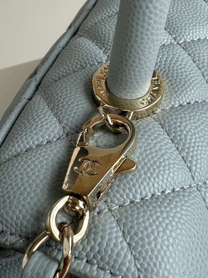 img_b5cc9469_20240701_i1719829204_7059_4_jpg coco handle medium 29cm sky blue quilted caviar leather gold hardware