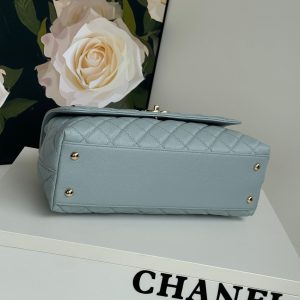 img_b5cc9469_20240701_i1719829204_8799_2_jpg coco handle medium 29cm sky blue quilted caviar leather gold hardware