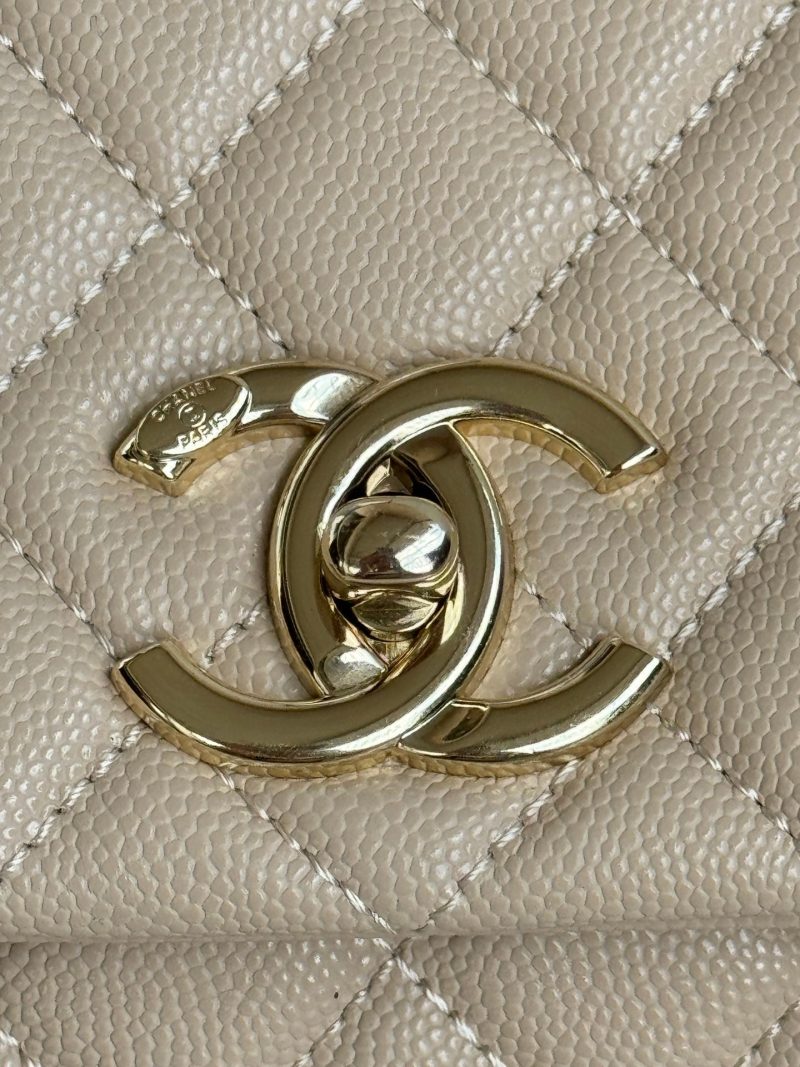 img_b5cc9469_20240701_i1719829289_1907_6_jpg coco handle medium 29cm beige red quilted caviar leather gold hardware