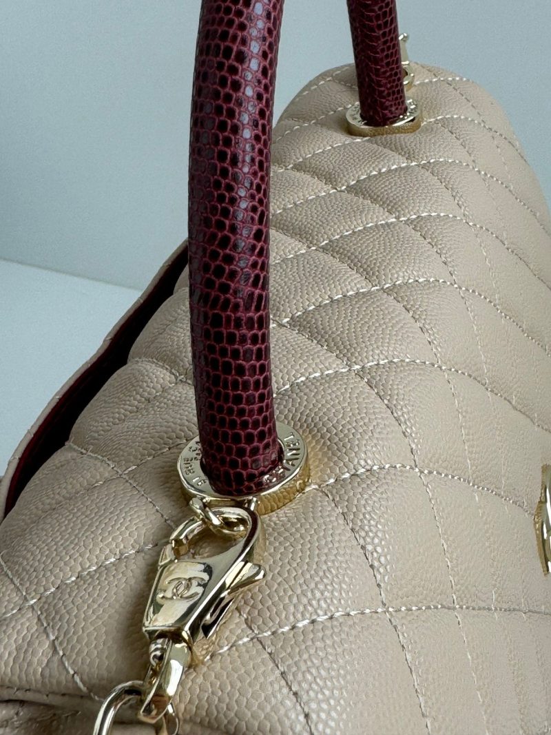 img_b5cc9469_20240701_i1719829289_2708_2_jpg coco handle medium 29cm beige red quilted caviar leather gold hardware