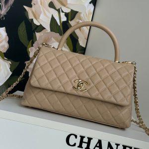 img_b5cc9469_20240701_i1719829306_2888_1_jpg_fa3ac8be-48f2-456a-8419-1bfb7db47589 coco handle medium 29cm beige quilted caviar leather gold hardware