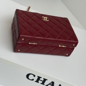 SMALL BOX BAG 18 IN BURGUNDY RED LAMBSKIN GOLD HARDWARE