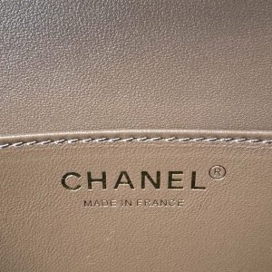 MEDIUM BOX BAG 22 IN CHOCOLATE LAMBSKIN GOLD HARDWARE