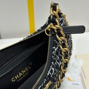 HOBO BAG 23 IN BLACK MIX WHITE TWEED GOLD HARDWARE