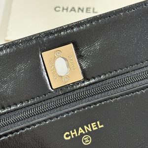 PEARL HANDLE FLAP BAG 18 IN BLACK SHINY LAMBSKIN