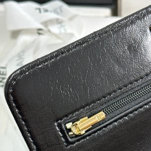 PEARL HANDLE FLAP BAG 18 IN BLACK SHINY LAMBSKIN