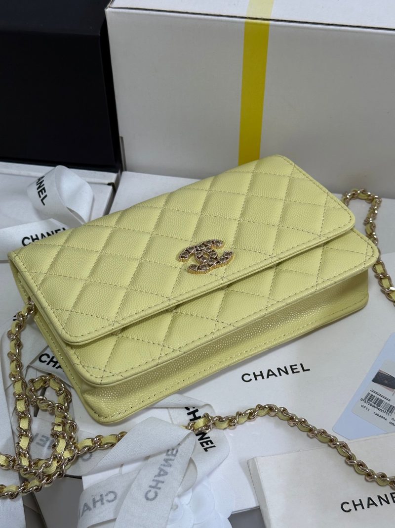 CC 25P Wallet On Chain 19cm Yellow Pastel Cowhide Heart Rhinestone 243595