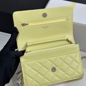 CC 25P Wallet On Chain 19cm Yellow Pastel Cowhide Heart Rhinestone 243595