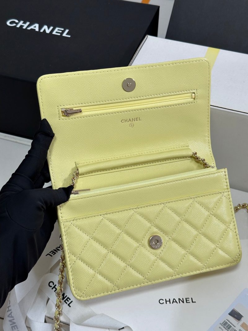 CC 25P Wallet On Chain 19cm Yellow Pastel Cowhide Heart Rhinestone 243595