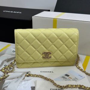 CC 25P Wallet On Chain 19cm Yellow Pastel Cowhide Heart Rhinestone 243595