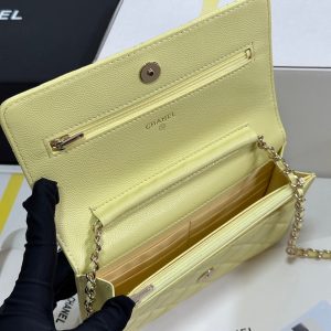 CC 25P Wallet On Chain 19cm Yellow Pastel Cowhide Heart Rhinestone 243595
