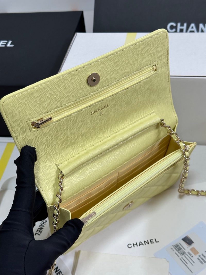 CC 25P Wallet On Chain 19cm Yellow Pastel Cowhide Heart Rhinestone 243595