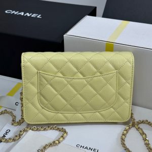 CC 25P Wallet On Chain 19cm Yellow Pastel Cowhide Heart Rhinestone 243595