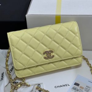 CC 25P Wallet On Chain 19cm Yellow Pastel Cowhide Heart Rhinestone 243595