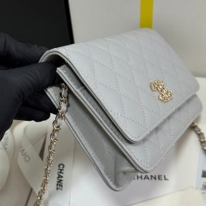 CC 25P Wallet On Chain 19cm Light Gray Cowhide Heart Rhinestone 243598