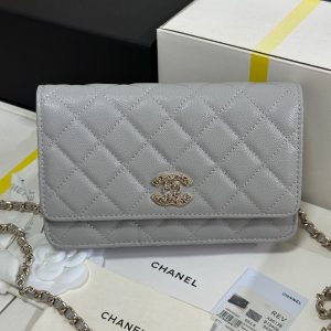 CC 25P Wallet On Chain 19cm Light Gray Cowhide Heart Rhinestone 243598