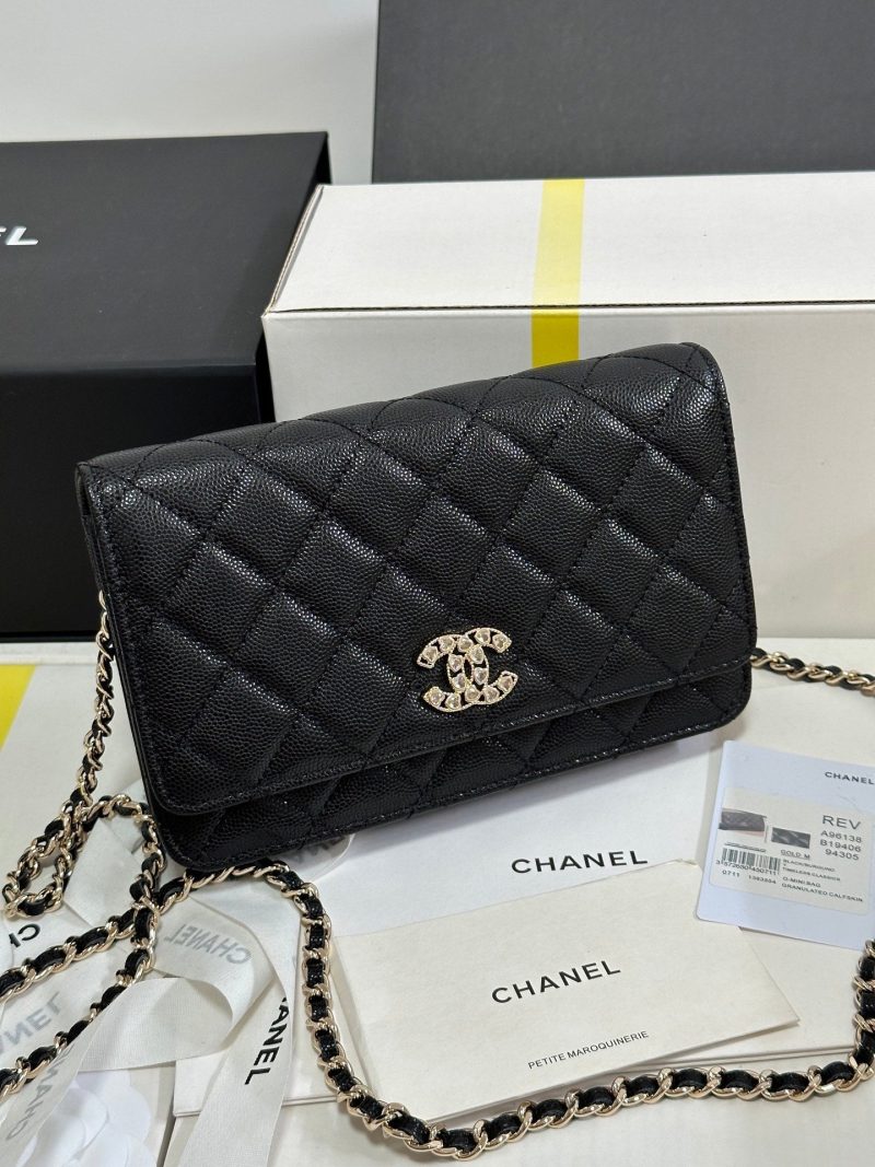 CC 25P Wallet On Chain 19cm Black Cowhide Heart Rhinestone 243601