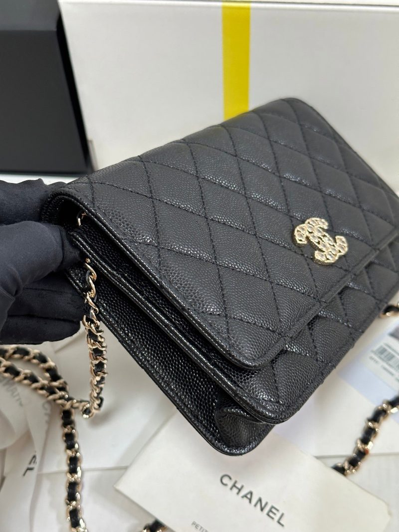 CC 25P Wallet On Chain 19cm Black Cowhide Heart Rhinestone 243601