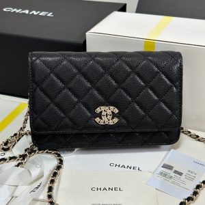 CC 25P Wallet On Chain 19cm Black Cowhide Heart Rhinestone 243601