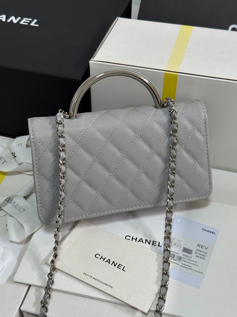 img_b885826e_20250327_i1743089547005_4497_0_6_jpg CC 25P Wallet Woc Handle 17cm Light Gray Leather Silver Hardware 243436