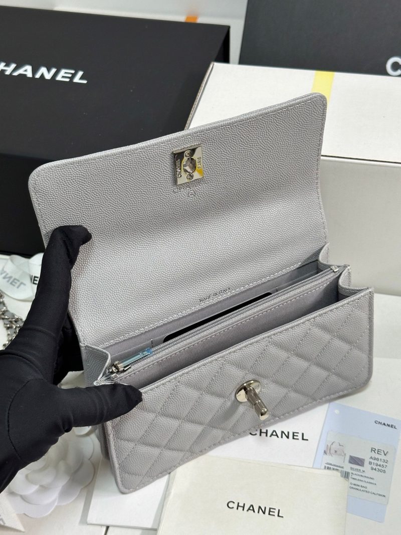 img_b885826e_20250327_i1743089547102_762_0_7_jpg CC 25P Wallet Woc Handle 17cm Light Gray Leather Silver Hardware 243436