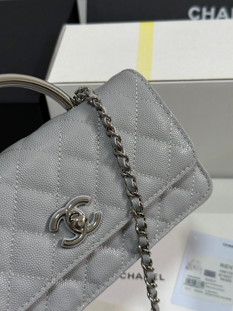 img_b885826e_20250327_i1743089547172_6730_0_4_jpg CC 25P Wallet Woc Handle 17cm Light Gray Leather Silver Hardware 243436