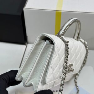 img_b885826e_20250328_i1743135638690_9683_0_5_jpg CC 25P Wallet Woc Handle 17cm White Leather Silver Hardware 243442
