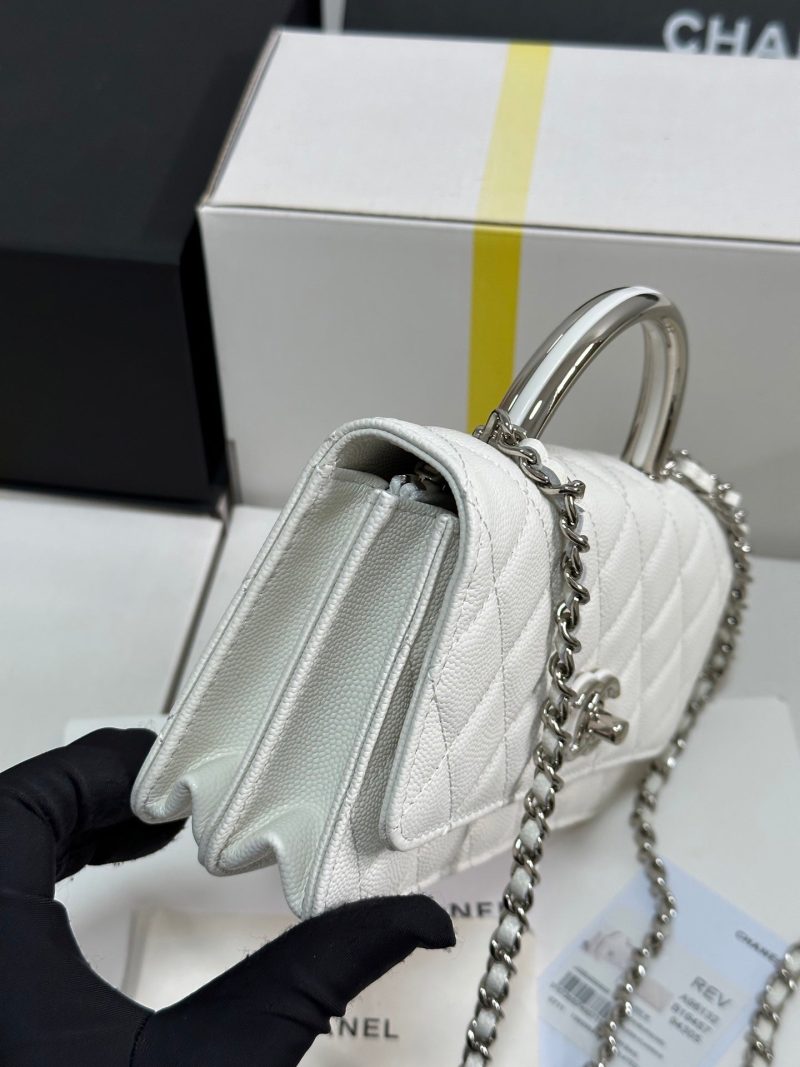 img_b885826e_20250328_i1743135638690_9683_0_5_jpg CC 25P Wallet Woc Handle 17cm White Leather Silver Hardware 243442