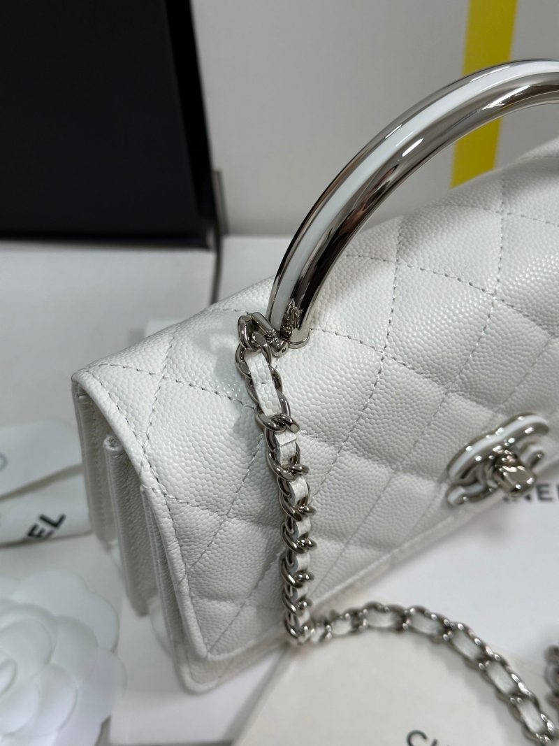 img_b885826e_20250328_i1743135638718_8685_0_3_jpg CC 25P Wallet Woc Handle 17cm White Leather Silver Hardware 243442