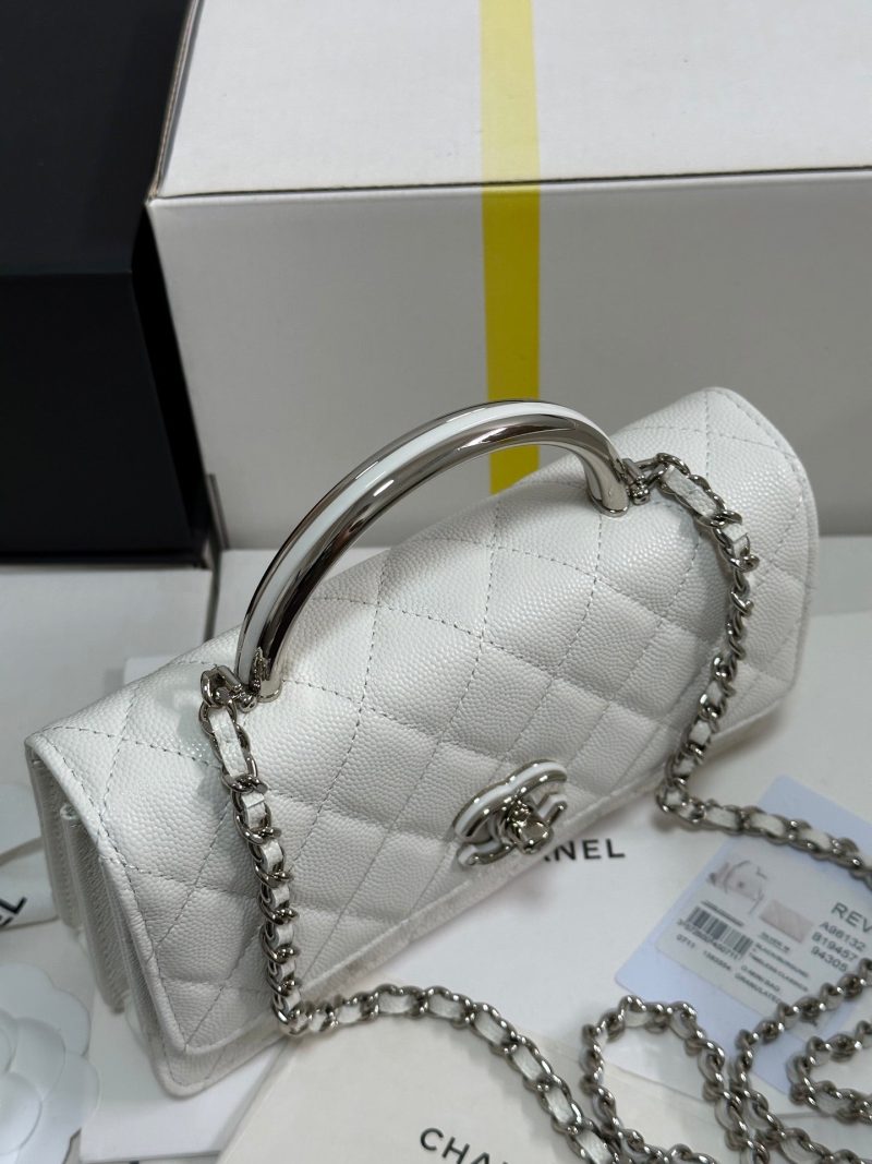 img_b885826e_20250328_i1743135638758_4567_0_2_jpg CC 25P Wallet Woc Handle 17cm White Leather Silver Hardware 243442
