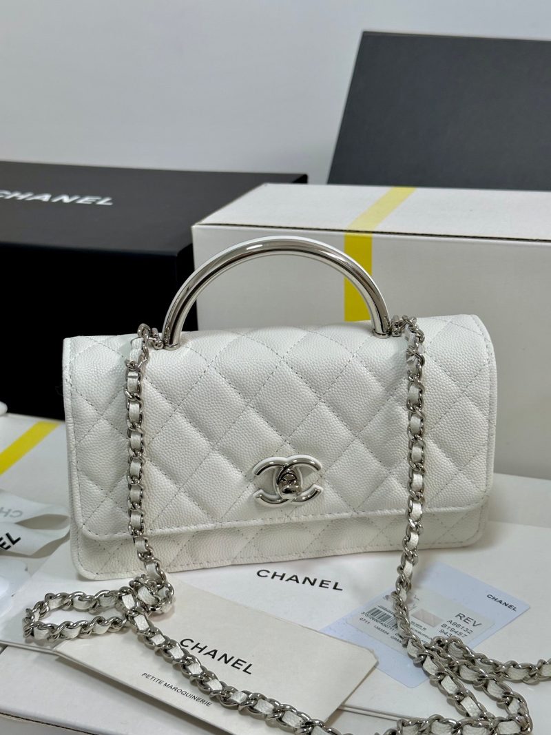 img_b885826e_20250328_i1743135639297_7000_0_1_jpg CC 25P Wallet Woc Handle 17cm White Leather Silver Hardware 243442