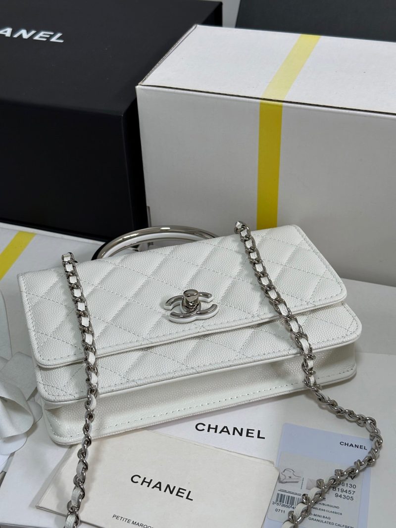 img_b885826e_20250328_i1743136037901_8535_0_7_jpg CC 25P Wallet Woc Handle 19cm White Leather Silver Hardware 243451