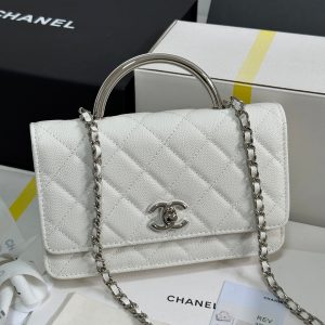 img_b885826e_20250328_i1743136038495_1738_0_0_jpg CC 25P Wallet Woc Handle 19cm White Leather Silver Hardware 243451