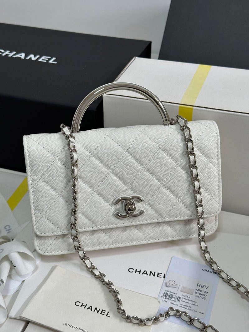 img_b885826e_20250328_i1743136038495_1738_0_0_jpg CC 25P Wallet Woc Handle 19cm White Leather Silver Hardware 243451