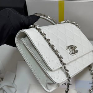 img_b885826e_20250328_i1743136038562_7751_0_5_jpg CC 25P Wallet Woc Handle 19cm White Leather Silver Hardware 243451