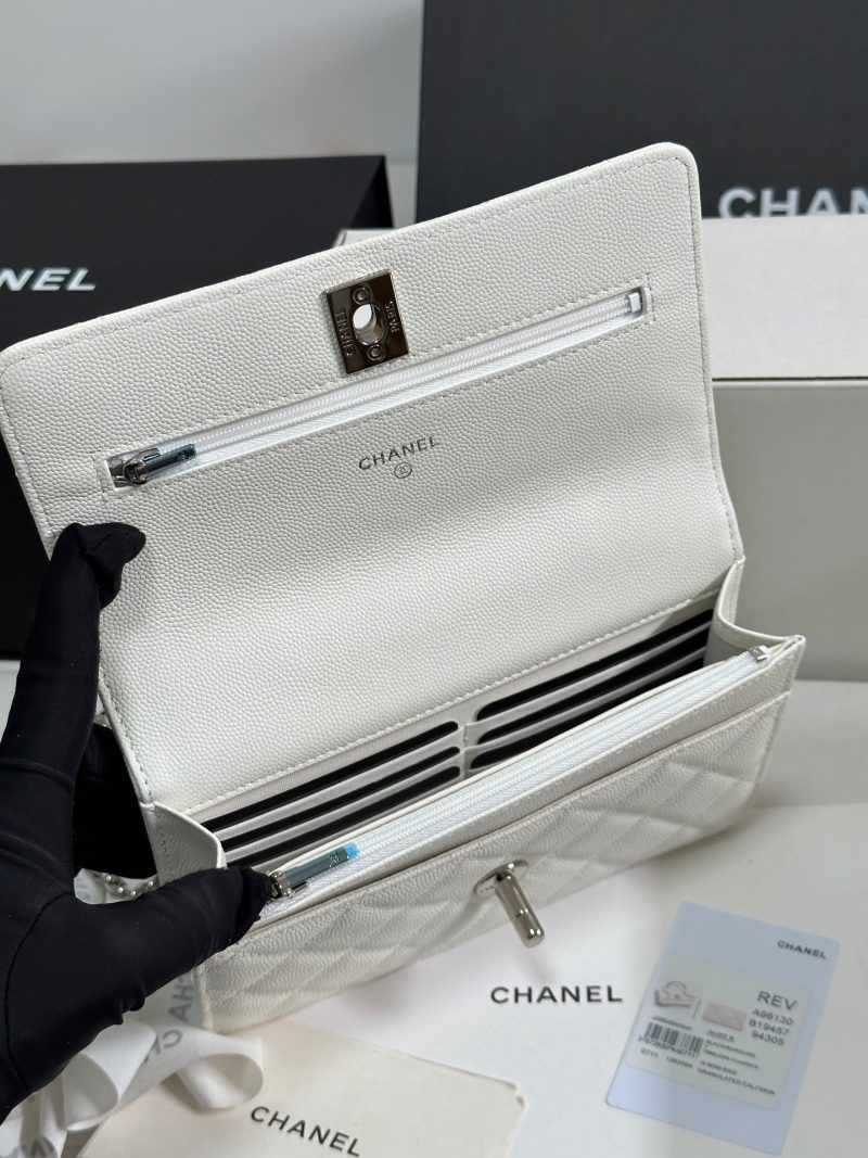 img_b885826e_20250328_i1743136038589_642_0_6_jpg CC 25P Wallet Woc Handle 19cm White Leather Silver Hardware 243451