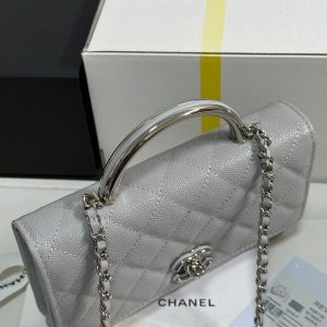 img_b885826e_20250328_i1743136154053_4462_0_2_jpg CC 25P Wallet Woc Handle 19cm Light Gray Leather Silver Hardware 243454