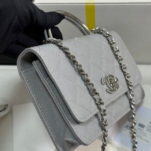img_b885826e_20250328_i1743136154756_1196_0_5_jpg CC 25P Wallet Woc Handle 19cm Light Gray Leather Silver Hardware 243454