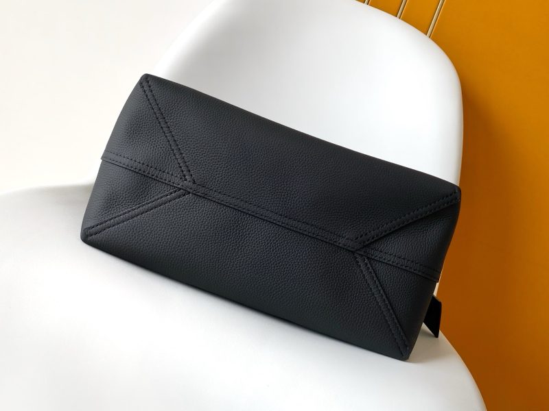 img_baa3ce0a_20251223_i1766470370701_1044_0_3.jpg_2 LV Verso Hobo Black Calfskin Suede