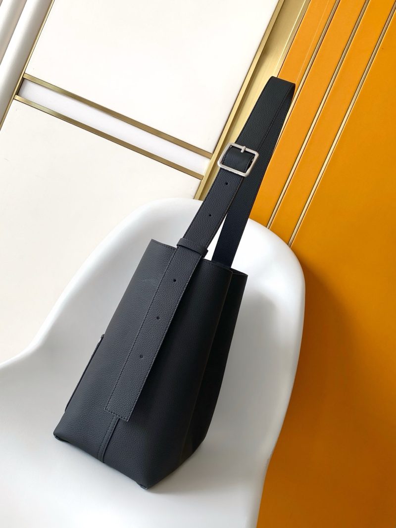 img_baa3ce0a_20251223_i1766470370701_5207_0_1.jpg_2 LV Verso Hobo Black Calfskin Suede