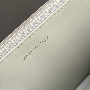 CC Wallet On Chain 20cm White Caviar Leather Silver Hardware 240159