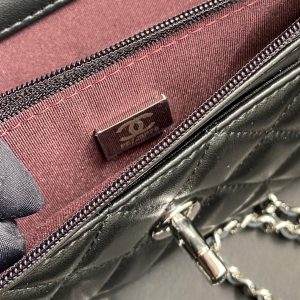 CC Wallet On Chain 20cm Black Lambskin Light Gold Hardware 240166