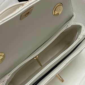 MINI FLAP BAG 19 IN WHITE CALFSKIN DIAMOND LOGO