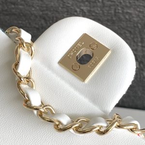 CC MEDIUM 20 FLAP BAG IN WHITE WOOL TWEED