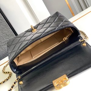 CC MEDIUM 22 FLAP BAG IN BLACK LAMBSKIN GOLD HARDWARE