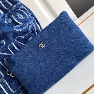 CC MEDIUM 42 BAG IN NAVY BLUE DENIM