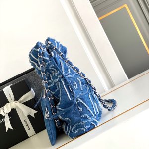 CC MEDIUM 42 BAG IN NAVY BLUE DENIM