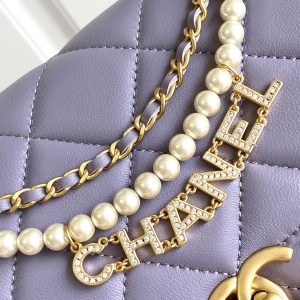 CC MEDIUM 22 FLAP BAG IN LIGHT PURPLE LAMBSKIN GOLD HARDWARE