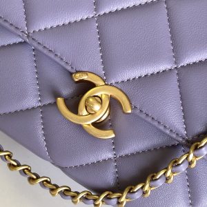 CC MEDIUM 22 FLAP BAG IN LIGHT PURPLE LAMBSKIN GOLD HARDWARE