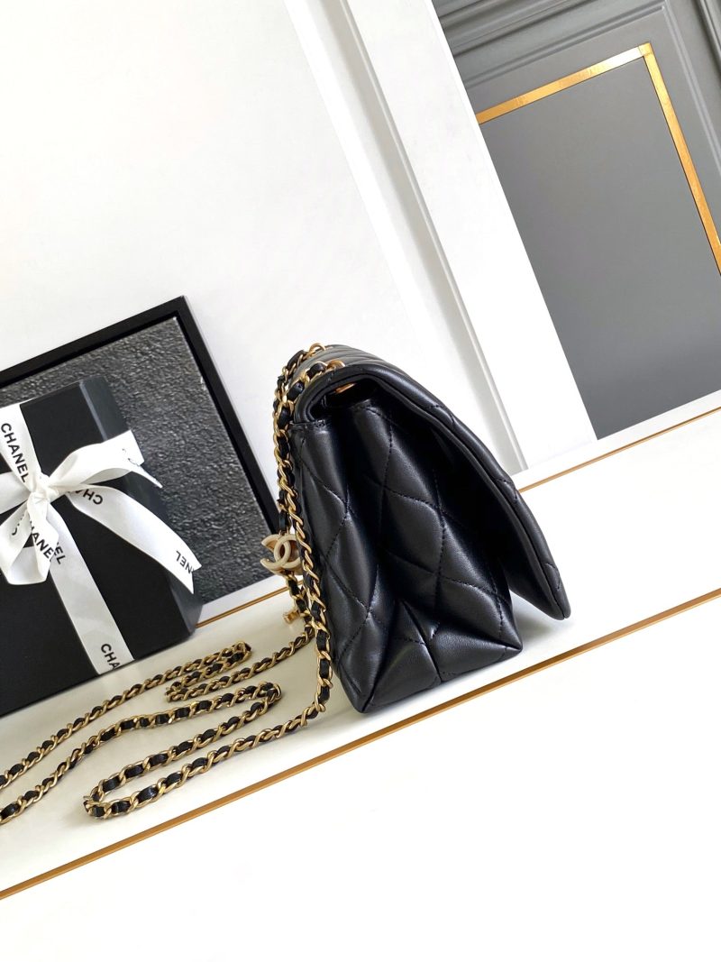 CC MINI 22 HANDBAG IN BLACK CALFSKIN GOLD HARDWARE